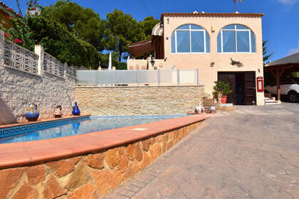 Cluster house for sale in Balones, Alicante. 