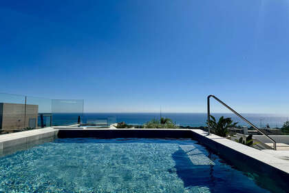 Apartment for sale in Puerto de Cabopino, Marbella, Málaga. 