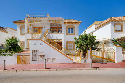 Cluster house for sale in Parque de las Naciones, Torrevieja, Alicante. 