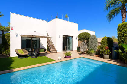 Cluster house for sale in Benijófar, Alicante. 