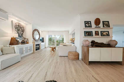 House for sale in Las Chapas, Málaga. 