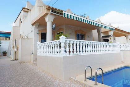 Cluster house for sale in Blue Lagoon, San Miguel de Salinas, Alicante. 