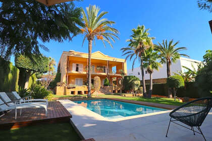 Cluster house for sale in Benidorm, Alicante. 