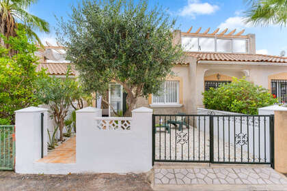 Cluster house for sale in Villamartín, Alicante. 