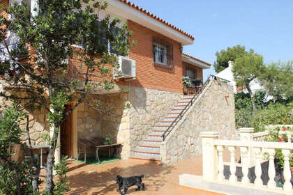 Cluster house for sale in Benidorm, Alicante. 