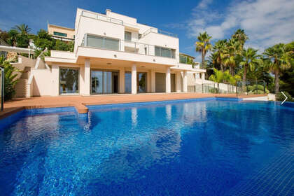 Cluster house for sale in Moraira, Alicante. 