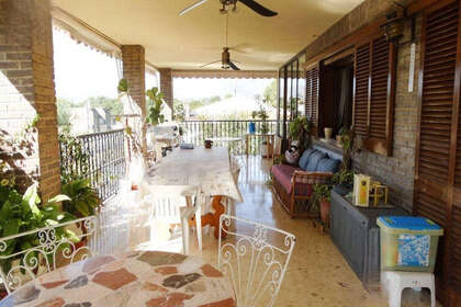 Cluster house for sale in Benidorm, Alicante. 