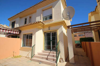 House for sale in Los Pacos, Fuengirola, Málaga. 