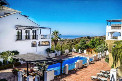 Apartment for sale in Altos de Los Monteros, Marbella, Málaga. 