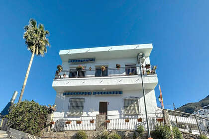 Cluster house for sale in Cómpeta, Málaga. 