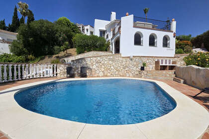 Cluster house for sale in Cerros Del Lago, Marbella, Málaga. 