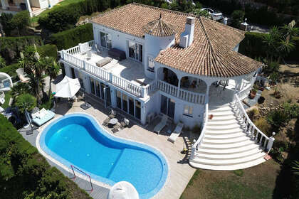 Cluster house for sale in Elviria, Marbella, Málaga. 
