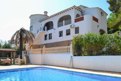 Cluster house for sale in Pedreguer, Alicante. 