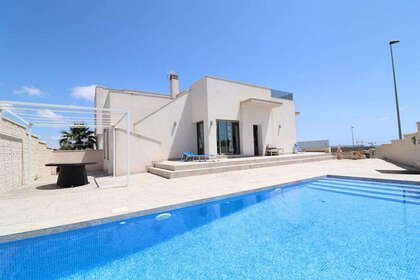 Cluster house for sale in San Miguel de Salinas, Alicante. 