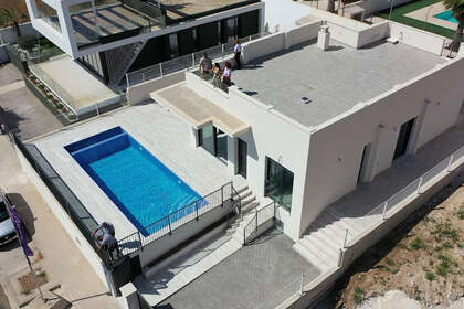 Cluster house for sale in Polop, Alicante. 