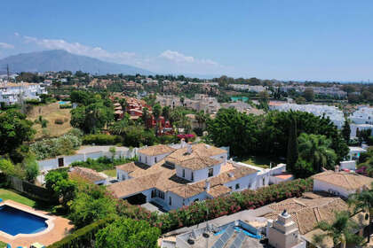 Cluster house for sale in El Paraiso, Estepona, Málaga. 