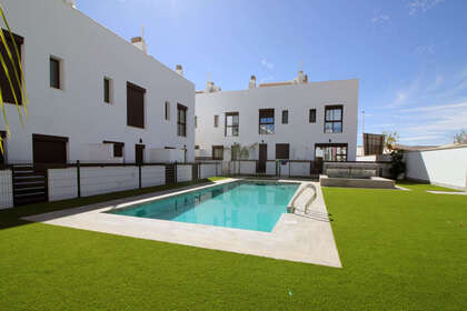 House for sale in Pilar de la Horadada, Alicante. 