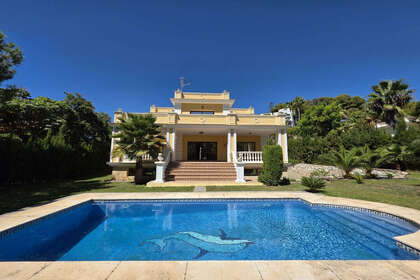 Cluster house for sale in Hacienda Las Chapas, Marbella, Málaga. 
