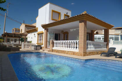 Cluster house for sale in Pilar de la Horadada, Alicante. 