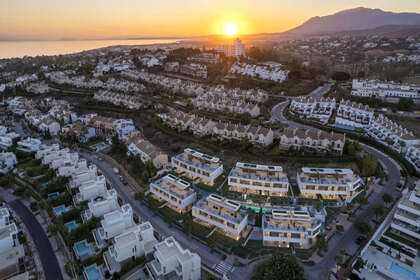 房子 出售 进入 El Paraiso, Estepona, Málaga. 