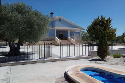 Cluster house for sale in Yecla, Murcia. 