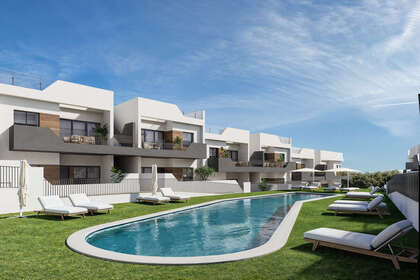 Cluster house for sale in San Miguel de Salinas, Alicante. 