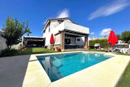 House for sale in Calahonda, Mijas, Málaga. 