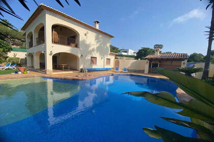 Cluster house for sale in Moraira, Alicante. 
