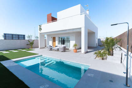 Cluster house for sale in Pilar de la Horadada, Alicante. 