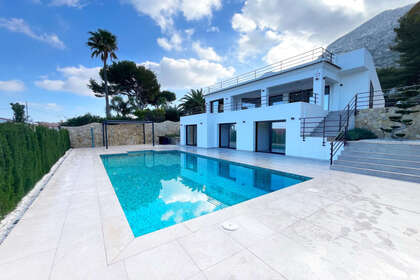 Cluster house for sale in Dénia, Alicante. 