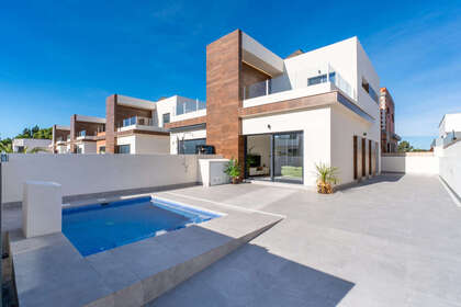House for sale in Daya Nueva, Alicante. 
