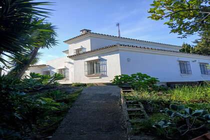 Cluster house for sale in Pueblo Nuevo de Guadiaro, San Roque, Cádiz. 