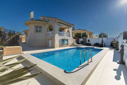 Cluster house for sale in Benijófar, Alicante. 