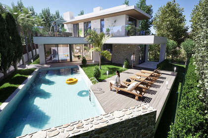 Chalet Adosado venta en Puerto de Cabopino, Marbella, Málaga. 