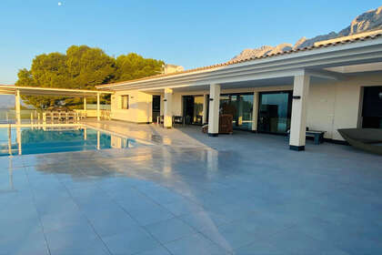 Cluster house for sale in Altea, Alicante. 