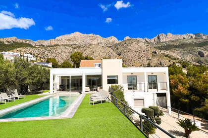 Cluster house for sale in Altea, Alicante. 
