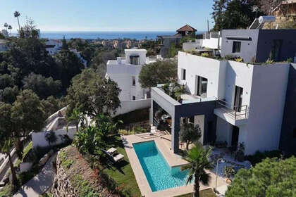 Cluster house for sale in Elviria, Marbella, Málaga. 