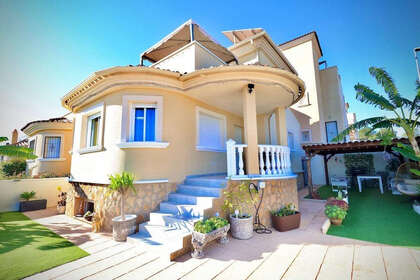Cluster house for sale in San Miguel de Salinas, Alicante. 