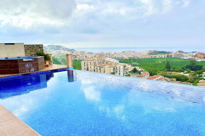 联排别墅 出售 进入 Almuñécar, Granada. 