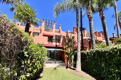 House for sale in Puerto Banús, Marbella, Málaga. 