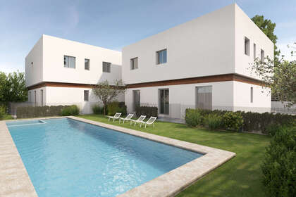 House for sale in Villamartín, Alicante. 