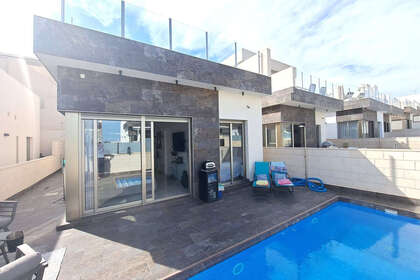 Cluster house for sale in Villamartín, Alicante. 