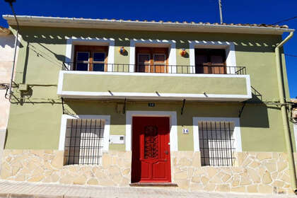 House for sale in Raspay, Yecla, Murcia. 