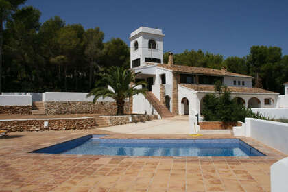 Cluster house for sale in Benissa, Alicante. 
