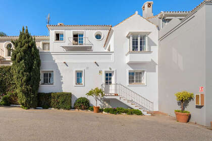 House for sale in Puerto Banús, Marbella, Málaga. 