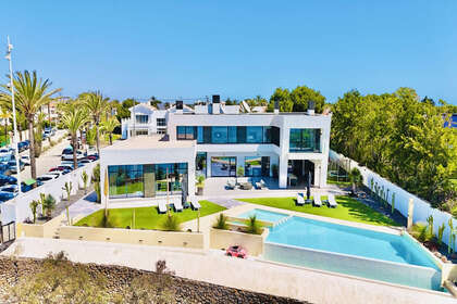 Cluster house for sale in Cabo Roig, Alicante. 