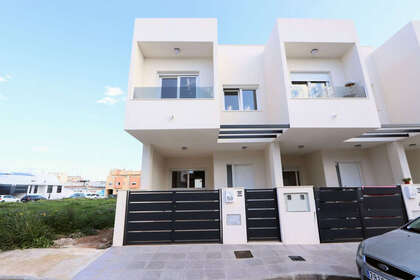 House for sale in Pilar de la Horadada, Alicante. 
