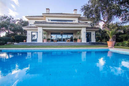 Cluster house for sale in Sotogrande, Cádiz. 