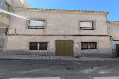 House for sale in Pinoso, Alicante. 