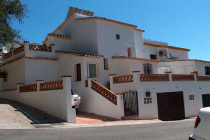 House for sale in Calahonda, Mijas, Málaga. 
